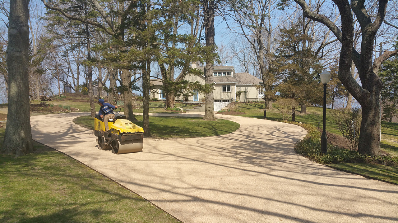 Hamptons Gravel Driveway Design