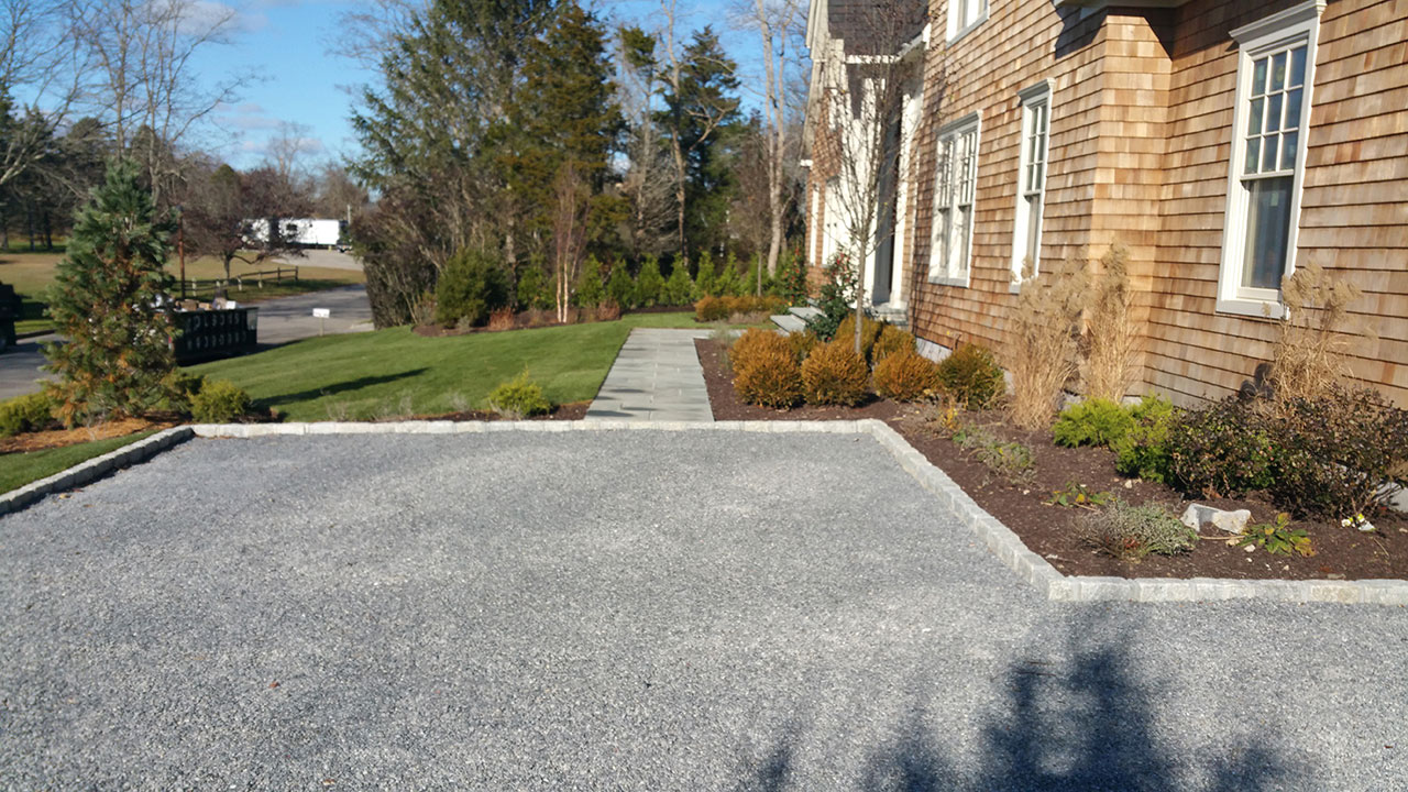 Hamptons Gravel Driveway Design