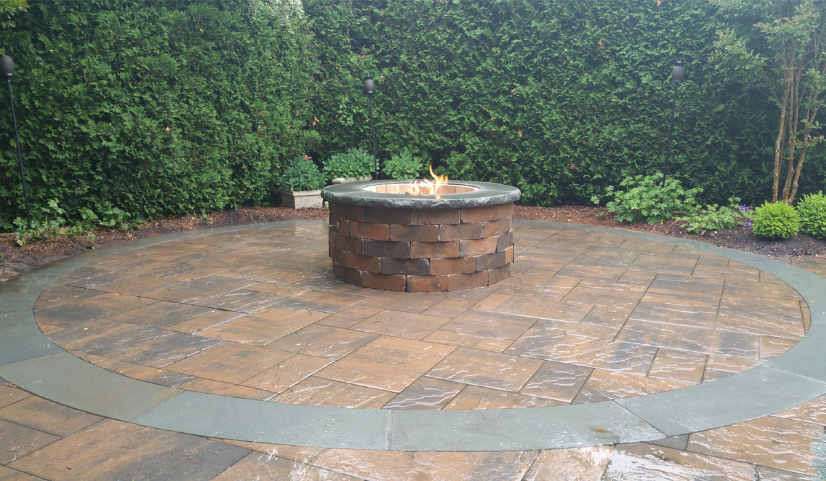 Firepit with Wrap Around Patio