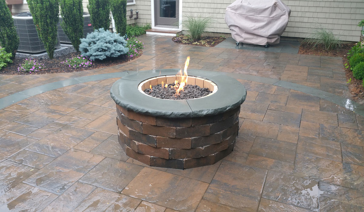 Firepit with Wrap Around Patio