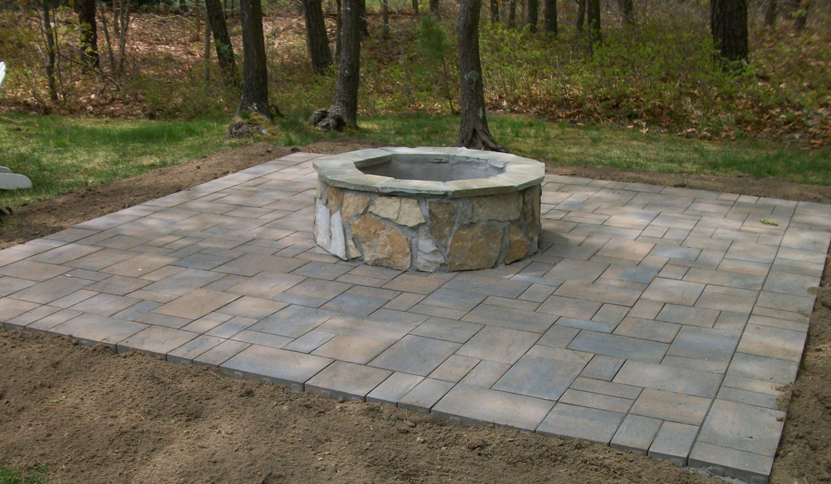 Firepit with Paver Patio