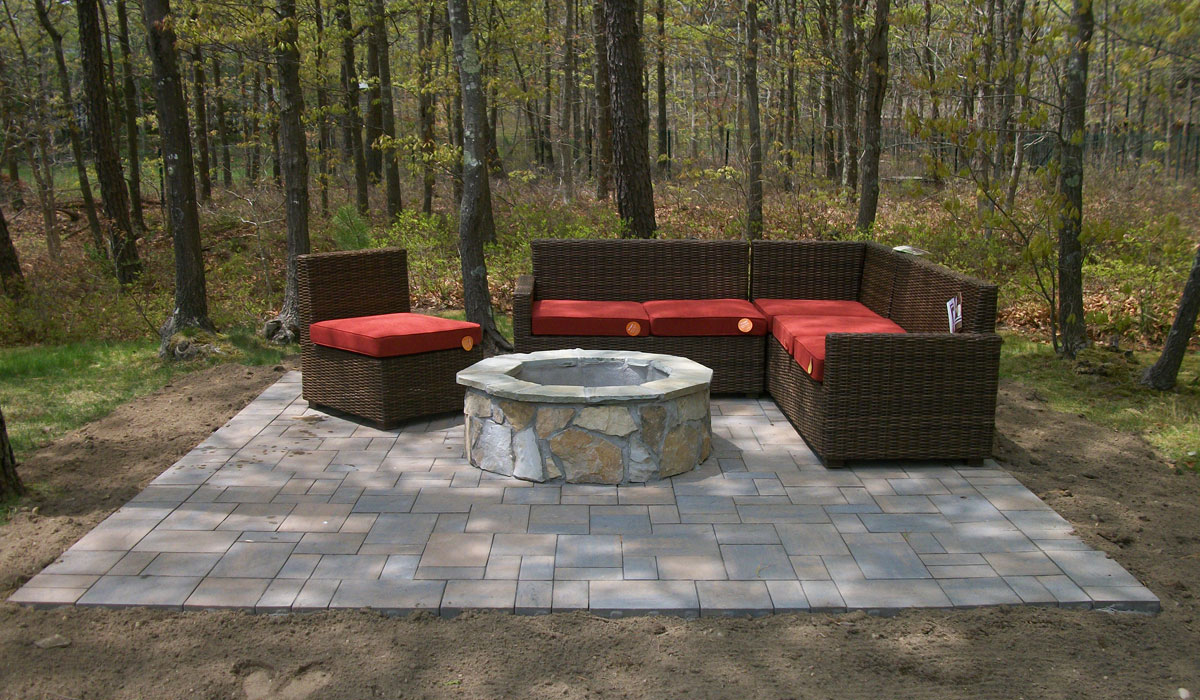 Firepit with Paver Patio